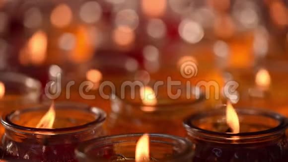 在佛寺烧蜡烛视频的预览图