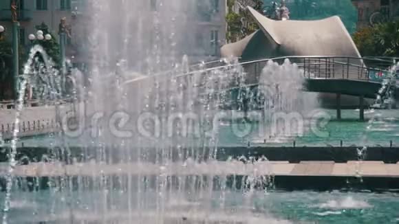 佐治亚州巴统堤岸的喷泉慢动作视频的预览图