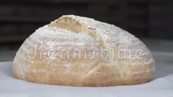 面包店的新鲜烤面包视频的预览图