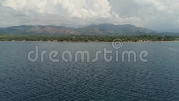 菲律宾卢松海滨海滩和酒店视频的预览图