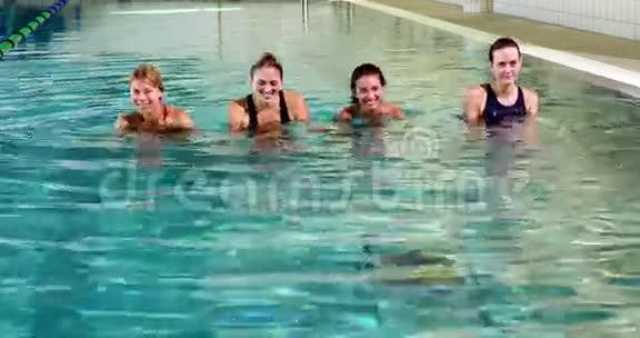适合女人做水上有氧运动视频的预览图