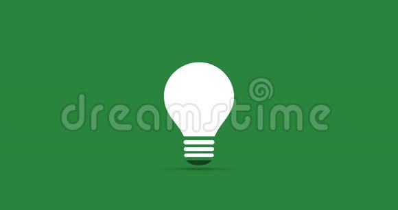 绿色环保能源概念视频动画灯泡内太阳和太阳能电池板符号视频的预览图