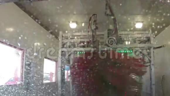 驾驶室内自动洗车视频的预览图