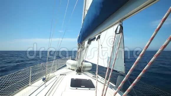 从亚得里亚海甲板看帆船视频的预览图