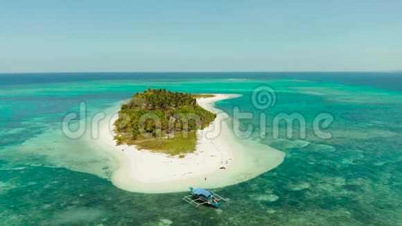 拥有沙滩和蓝海的旅行理念巴拉巴克巴拉望菲律宾视频的预览图