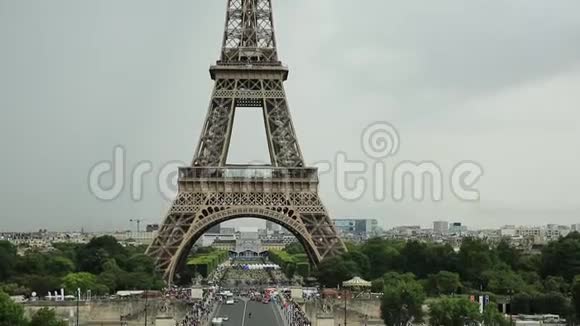 巴黎埃菲尔铁塔视频的预览图