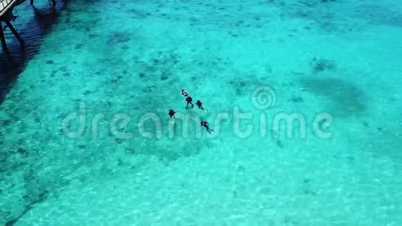 加勒比海盐港博内尔岛空中无人机顶景UHD视频的预览图