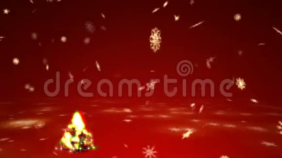 圣诞树上有超现实主义的等离子灯和红色背景下的金色雪花视频的预览图