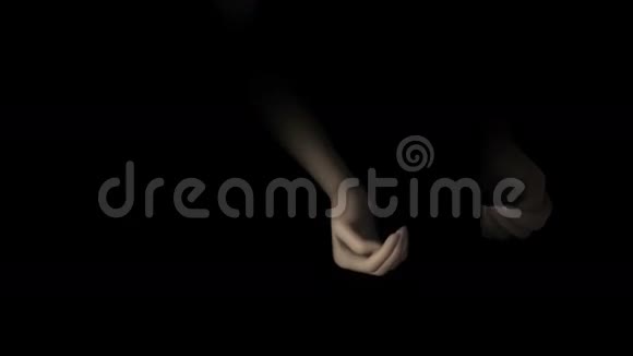 女人的手视频的预览图