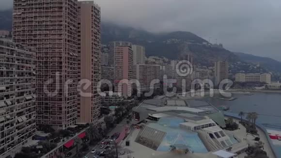 摩纳哥市法国海港港口雅赫茨公寓大厦船只和蒙特卡洛赌场视频的预览图
