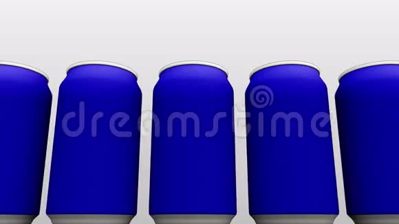 白色背景下的简化蓝色罐头软饮料或啤酒生产4K无缝可循环小车剪辑卡通视频的预览图