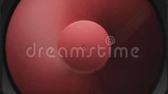 暗面后面的红色风扇涡轮视频的预览图