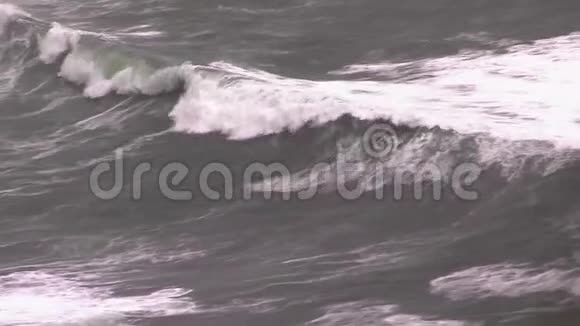 海浪和海洋拍摄视频的预览图