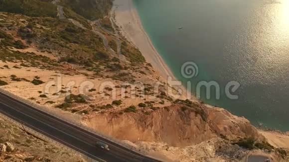 迈尔托斯海滩的鸟瞰凯法洛尼亚最著名和最美丽的海滩视频的预览图