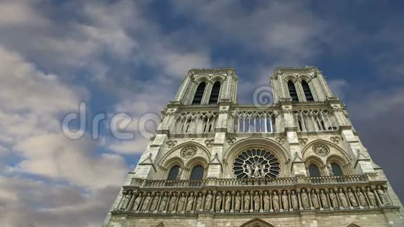 巴黎圣母院视频的预览图
