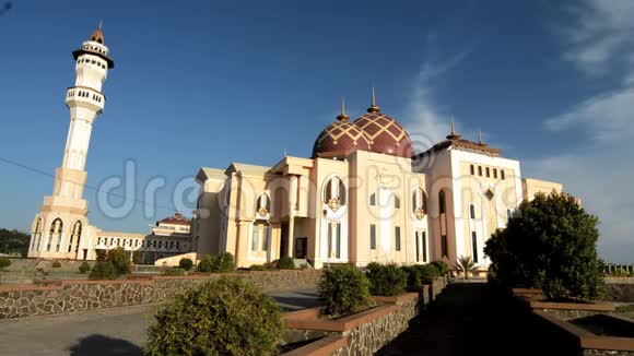 印度尼西亚BaitulIzzahTarakan清真寺视频的预览图