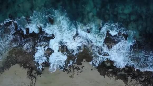 夏威夷瓦胡岛上的基瓦乌拉无人机视频的预览图
