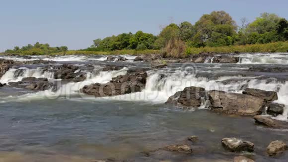 纳米比亚北部卡普里维著名的波帕瀑布视频的预览图