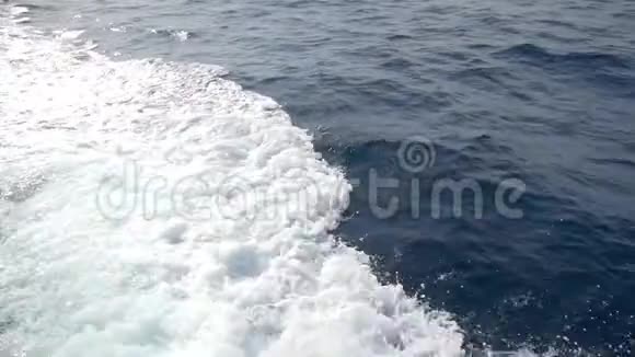 绕卡普里岛航行视频的预览图
