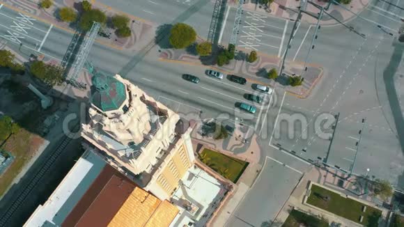 迈阿密佛罗里达美国2019年5月迈阿密市中心的空中拍摄自由塔和比斯卡恩大道从上面视频的预览图