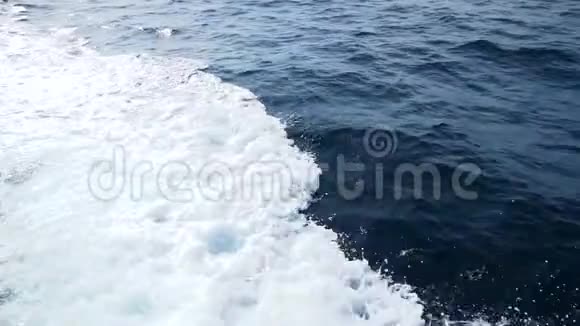 绕卡普里岛航行视频的预览图