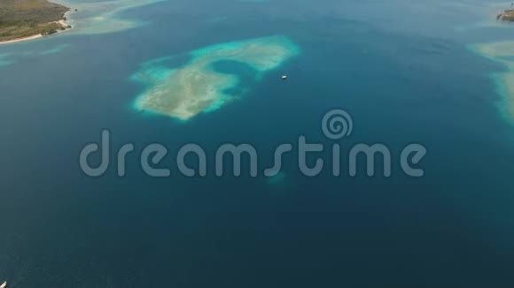 珊瑚礁环礁巴厘岛视频的预览图
