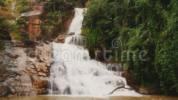 越南达拉特的达坦拉瀑布视频的预览图