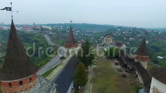 空中乌克兰KamenetzPodolskiy的老城堡视频的预览图