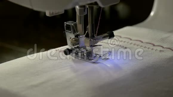 缝纫机一台缝制面料视频的预览图