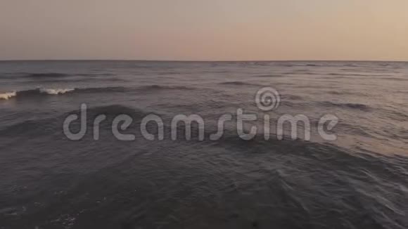 日落的天空和海洋景观视频的预览图