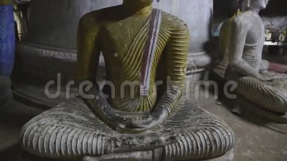 达姆布拉斯里兰卡2014年2月坐佛在丹布拉金寺丹布拉金殿是一个世界视频的预览图