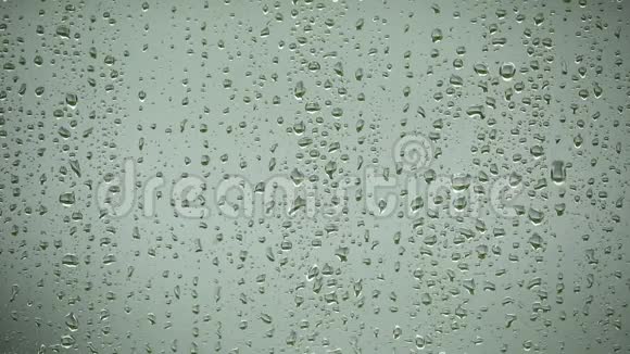 下雨的窗户表面视频的预览图
