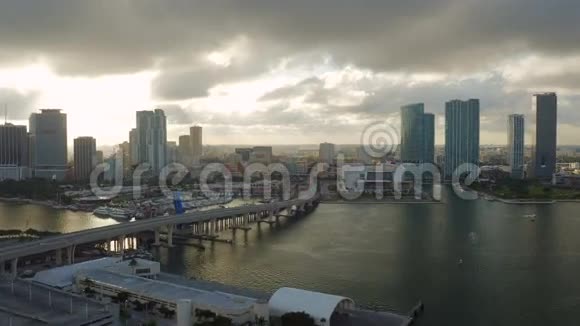 迈阿密航空公司视频的预览图