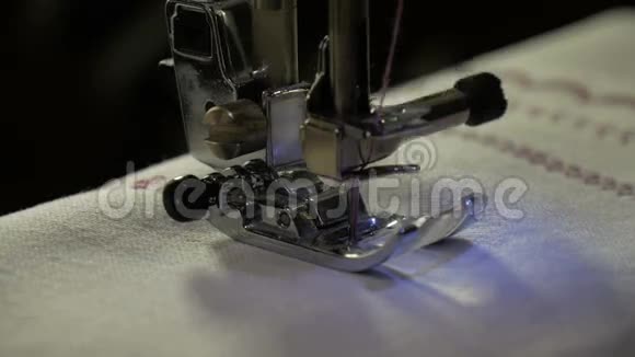 缝纫机一台缝制面料视频的预览图