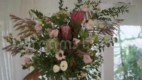 婚宴鲜花装饰宴视频的预览图