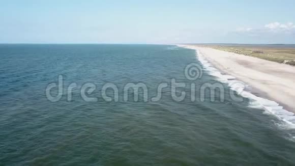 丹麦桑德维格海滩鸟瞰图欧洲视频的预览图