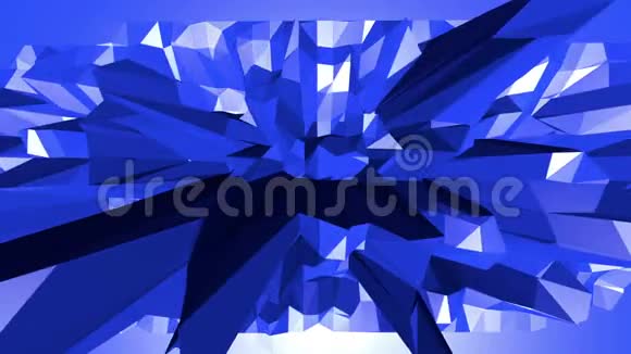 蓝色低聚振动表面作为独特的背景蓝色多边形几何振动环境或脉动视频的预览图