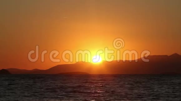 海滨城市Turgutreis和壮观的日落视频的预览图