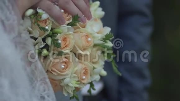 新娘花束视频的预览图