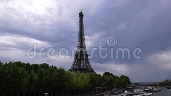 巴黎埃菲尔铁塔和塞纳河视频的预览图