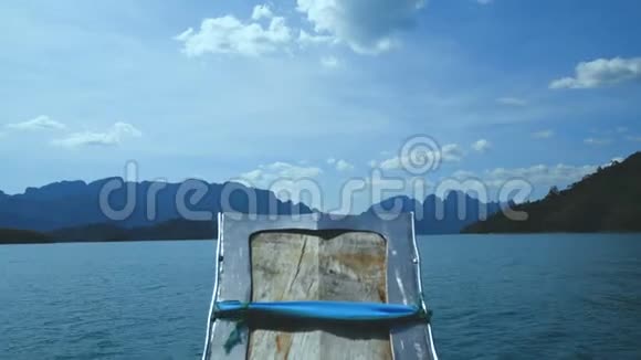 在苏拉特萨尼国家公园的Ratchaprapa大坝美丽的山湖和河流视频的预览图