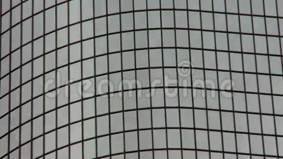 洛杉矶市中心办公大楼的云层反射视频的预览图