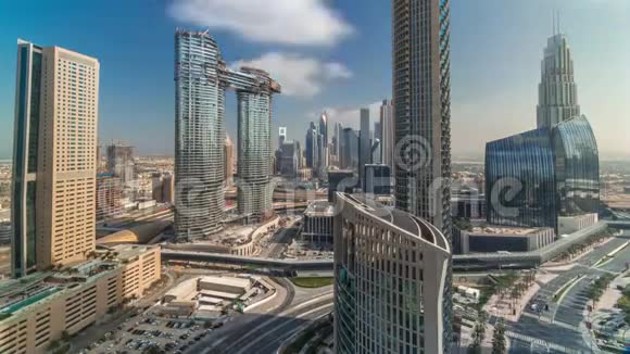 新摩天大楼和高楼大厦的鸟瞰图视频的预览图