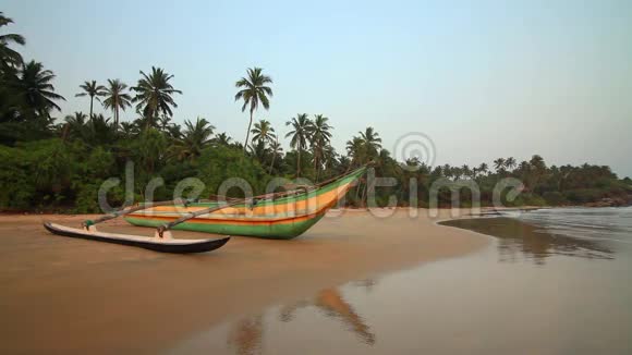海滩上的渔船斯里兰卡视频的预览图