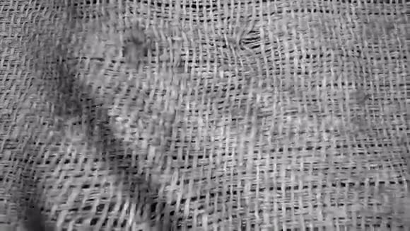 非常详细的麻布纹理一块毛巾视频的预览图
