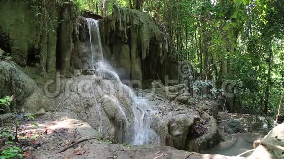 泰国埃拉万国家公园七层埃拉万瀑布视频的预览图