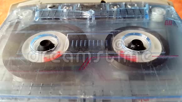 旧磁带音频录音机旋转视频的预览图
