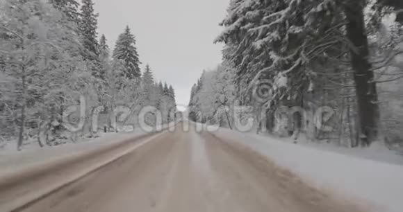 在冬林开车视频的预览图