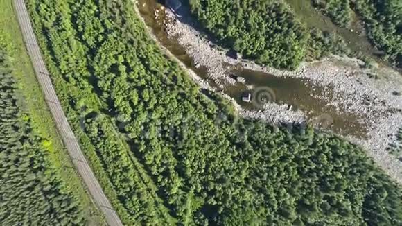 河上的水坝空中观景视频的预览图