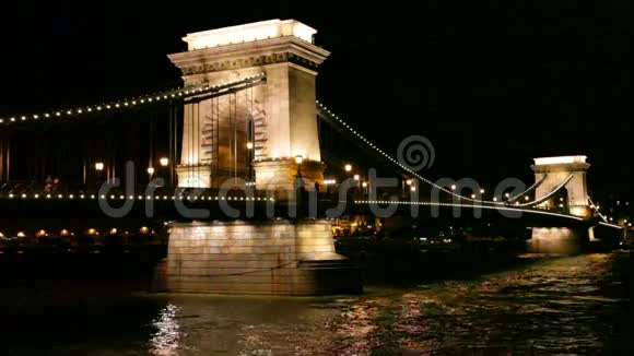 链桥布达佩斯视频的预览图